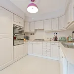 Roxford فندق 3*