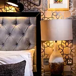 Roxford فندق